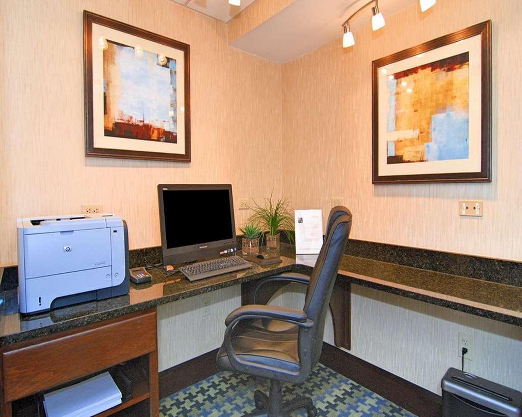 Hampton Inn Гейнсвил Съоръжения снимка