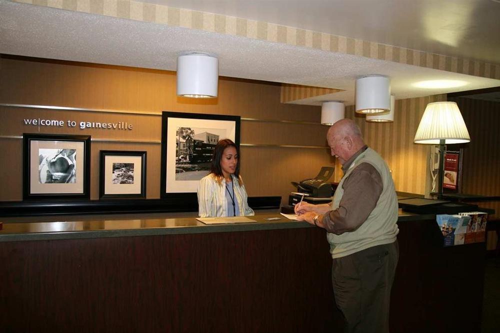 Hampton Inn Гейнсвил Интериор снимка